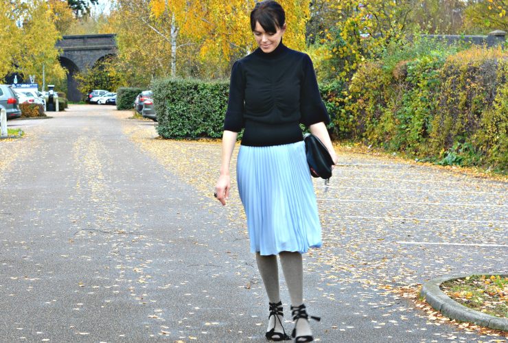 Pleated Skirt Outfit – Chic and Timeless Ways to Style It